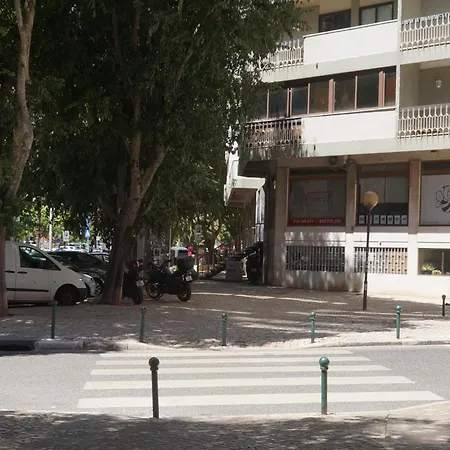 Δωμάτια σε οικογενειακή κατοικία 2000 Alges