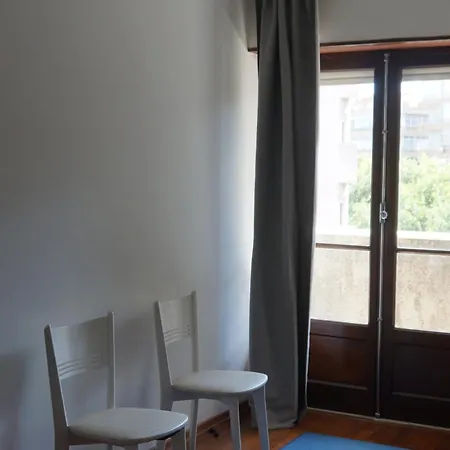 Δωμάτια σε οικογενειακή κατοικία 2000