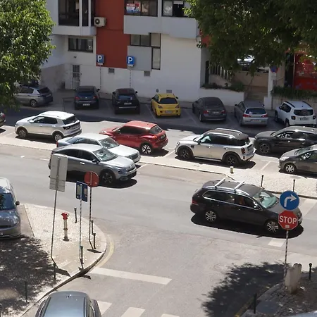 Δωμάτια σε οικογενειακή κατοικία 2000 *